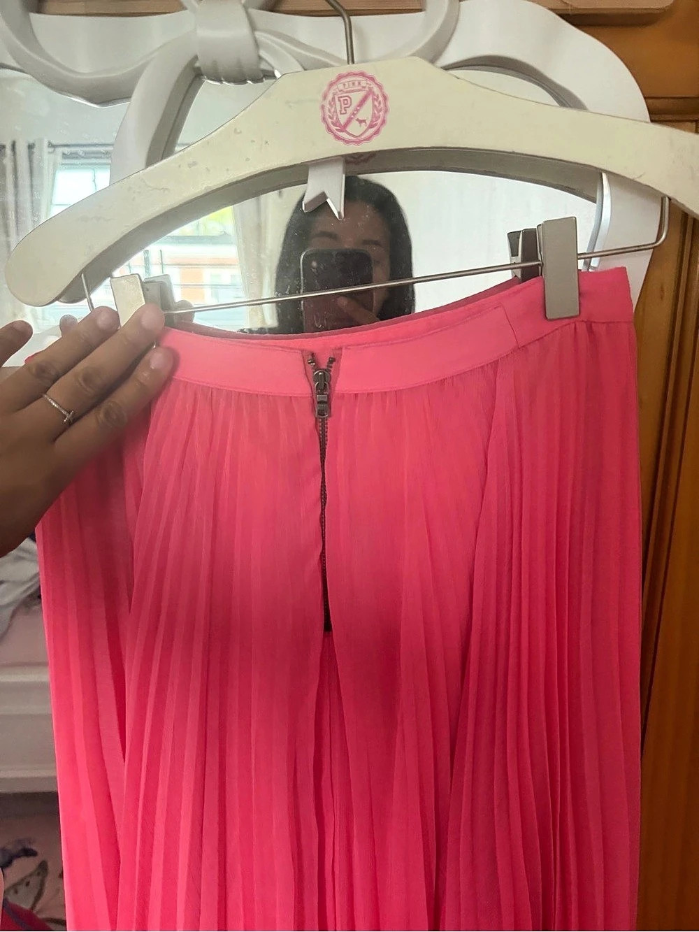 alice + olivia Pleated Maxi Skirt in Pink Size 2 Like New - Picture 3 of 5